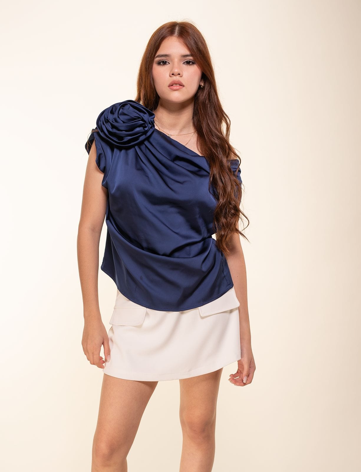 LOANI ONE SHOULDER TOP